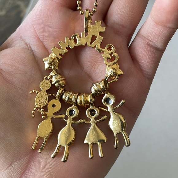 Vintage Necklace - Picture 2 of 6